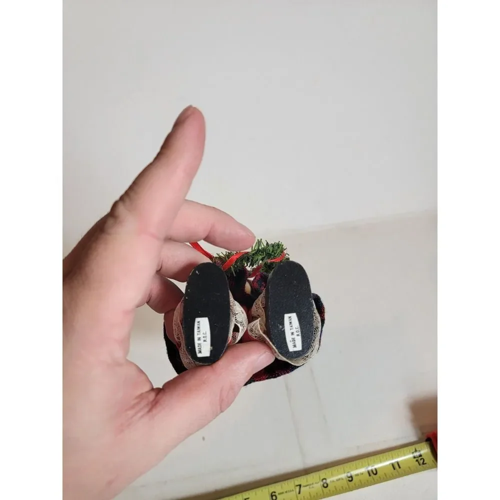 Wood Girl Christmas Wreath Red Green Plaid‎ Felt Hat Blond Hair R.O.C. Holidays